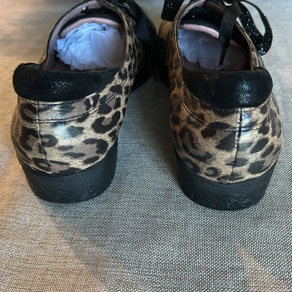 Beautiful Animal Print Leather/ Black Patent Sneakers 39 Excellent Condition - Picture 7 of 9